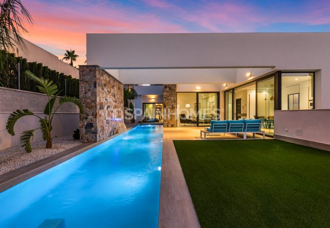 Spacious New Villa with Private Pool in Benijofar, Alicante 2