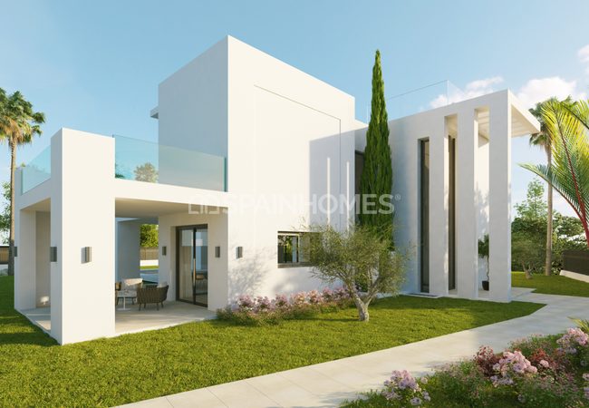 Marbella'da Açık Manzaralı Müstakil Villalar 11