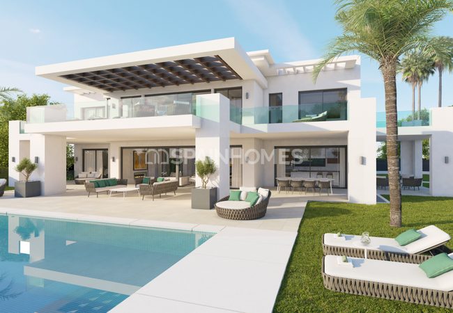 Marbella'da Açık Manzaralı Müstakil Villalar 12