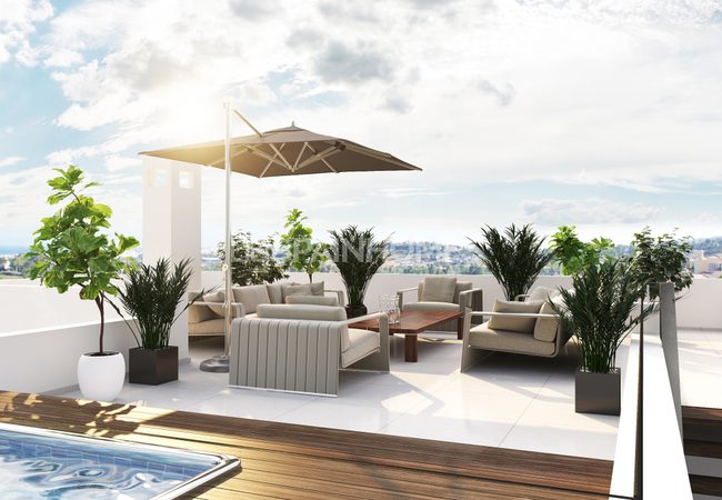 Marbella'da Açık Manzaralı Müstakil Villalar 7