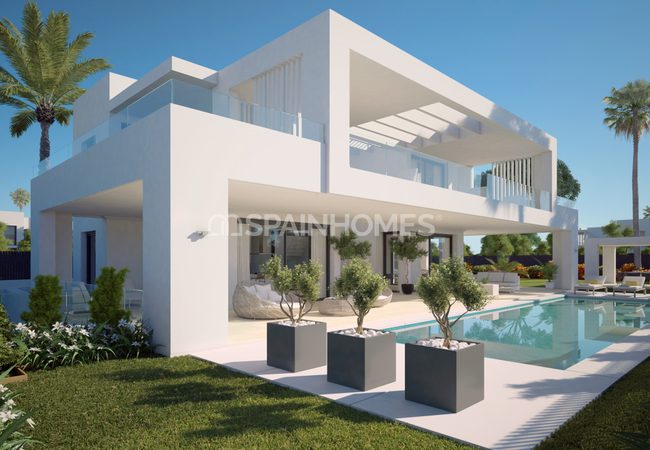 Marbella'da Açık Manzaralı Müstakil Villalar 10
