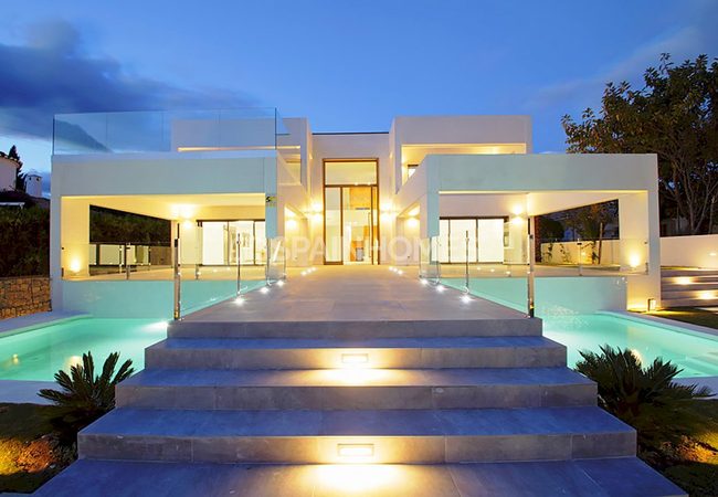 Spectacular Frontline Golf Villas in Marbella, Costa Del Sol 2