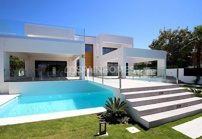 Spectacular Frontline Golf Villas in Marbella, Costa Del Sol 3