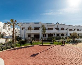 Almeria’da Ferah Teraslı Doğal Işık Dolu Daireler 1
