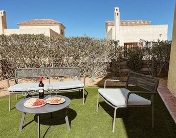 Almeria'da Havuzlu Akdeniz Tarzı Satılık Müstakil Villalar 3