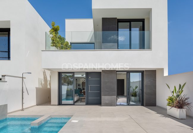 Well Located Detached Villas in Benijofar, Alicante 2
