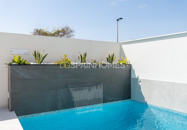 Well Located Detached Villas in Benijofar, Alicante 5