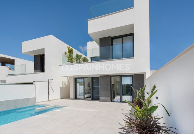 Well Located Detached Villas in Benijofar, Alicante 1