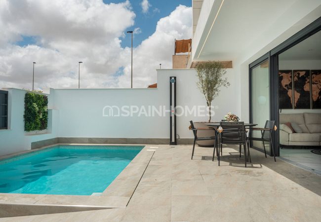 Spacious Semi Detached Homes with a Solarium in San Pedro 5
