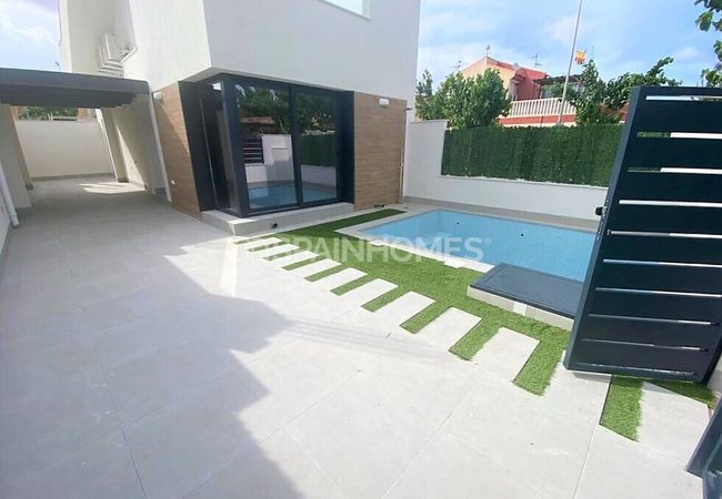 Villa with Pool and Parking in Los Alcázares Murcia 2