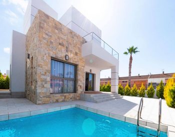 Los Alcázares'te Özel Havuzlu Modern Evler 1