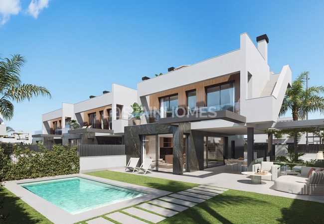 Torre-pacheco'da Denize Yakın Özel Havuzlu Müstakil Villalar