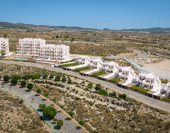 Murcia'da Havuzlu Site İçerisinde Doğa Manzaralı Villalar 2