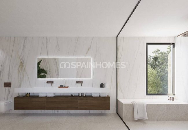 Greatly Located Prestigious Detached Villa in Marbella 8