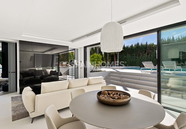 Marbella'nın Gözde Konumunda Eşsiz Müstakil Villalar 28