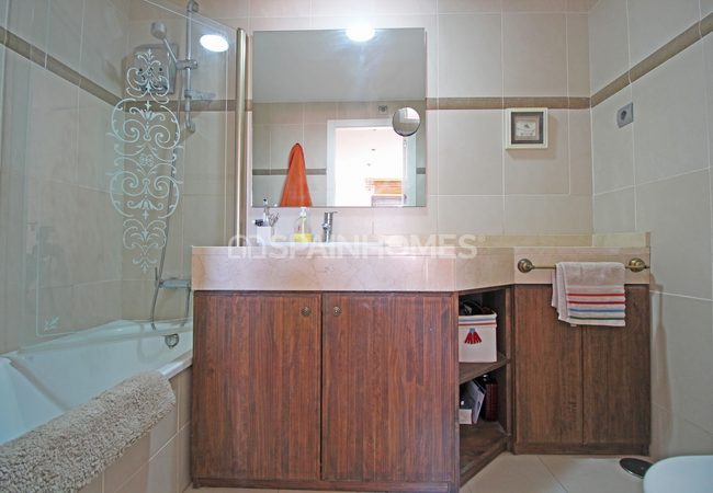 Strategically Located Ground Floor Apartment in Benalmadena 31