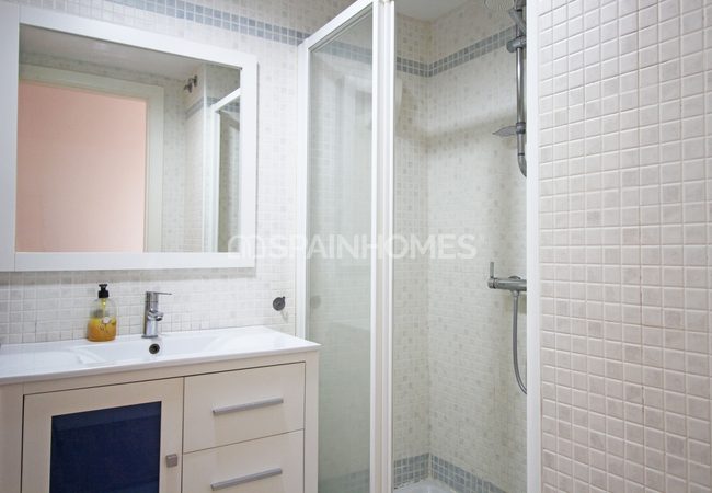 Strategically Located Ground Floor Apartment in Benalmadena 19