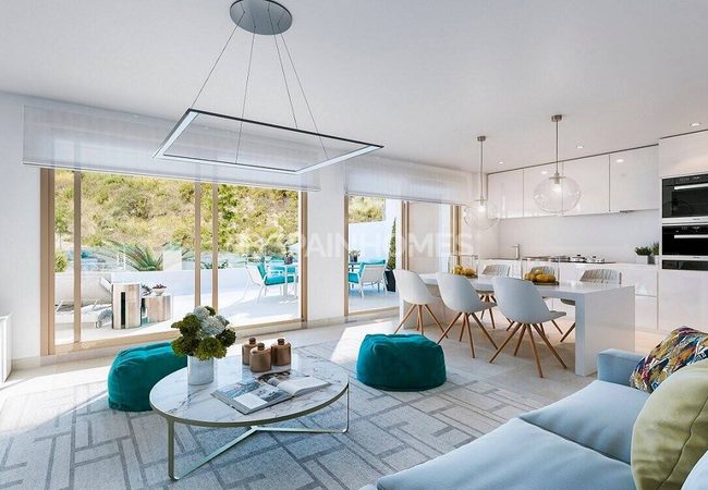 Costa Del Sol Nerja'da İyi Konumda Deniz Manzaralı Emlaklar 6