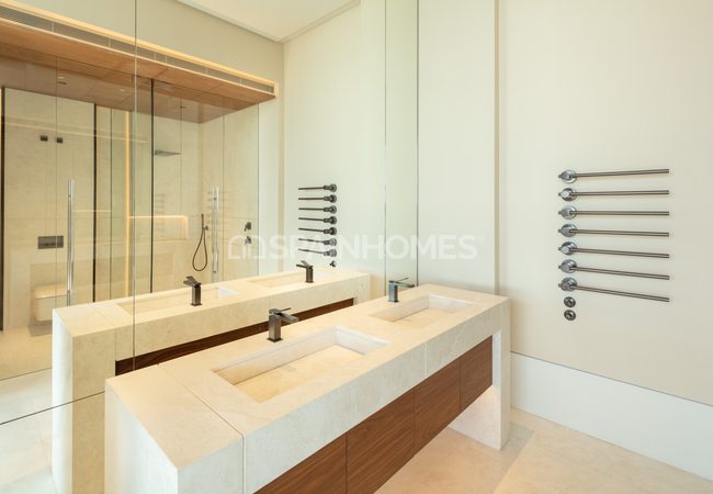 Exclusive Golf Villa with Infinity Pool in Benahavis 24