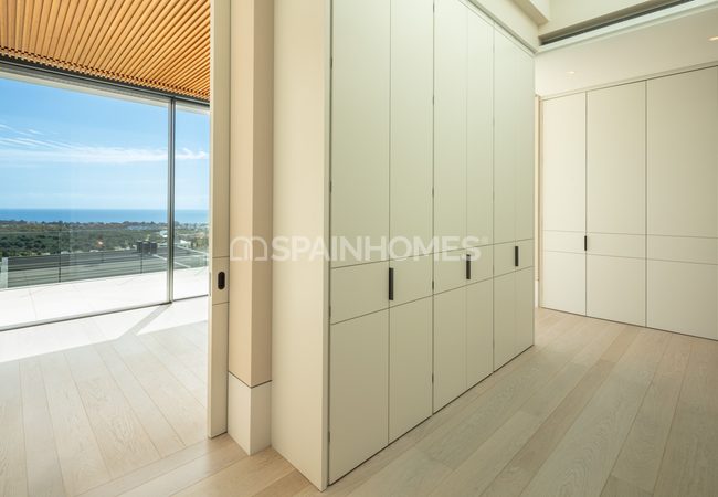 Exclusive Golf Villa with Infinity Pool in Benahavis 26