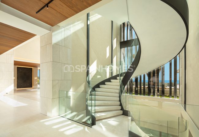 Exclusive Golf Villa with Infinity Pool in Benahavis 34