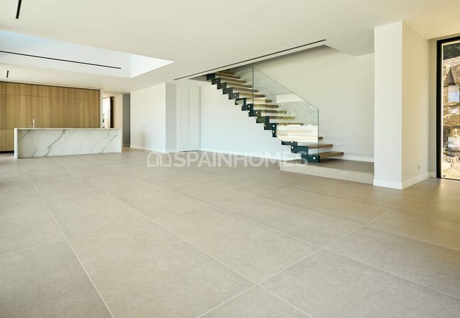 Villas with Stunning Sea Views and Infinity Pools in Benahavis 3