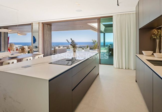 Detached Houses with Pools in Benahavis Málaga 18