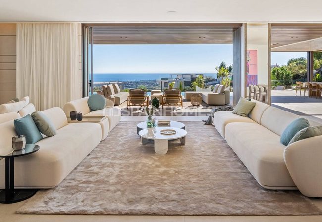 Detached Houses with Pools in Benahavis Málaga 14