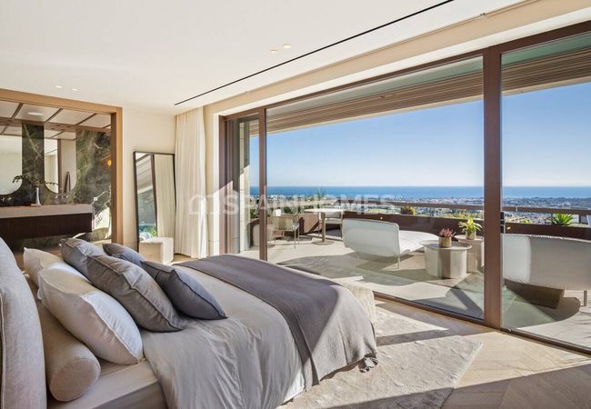 Detached Houses with Pools in Benahavis Málaga 21