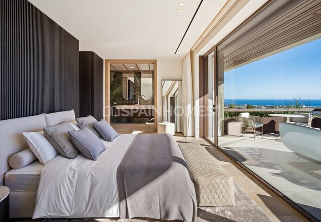 Detached Houses with Pools in Benahavis Málaga 20