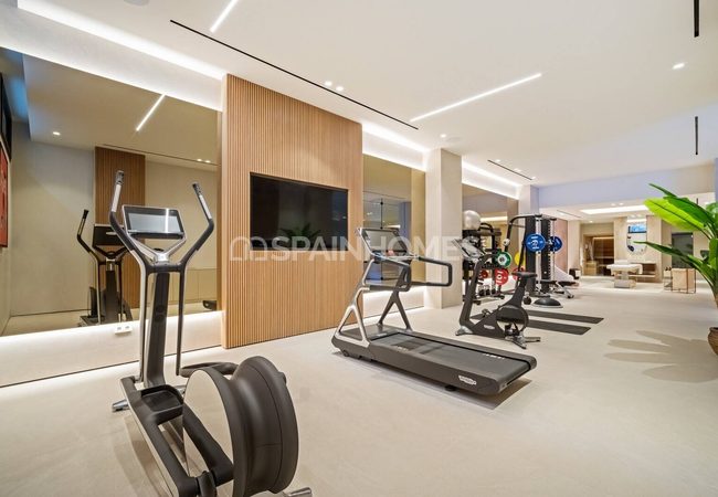 Detached Houses with Pools in Benahavis Málaga 35