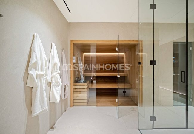 Detached Houses with Pools in Benahavis Málaga 33
