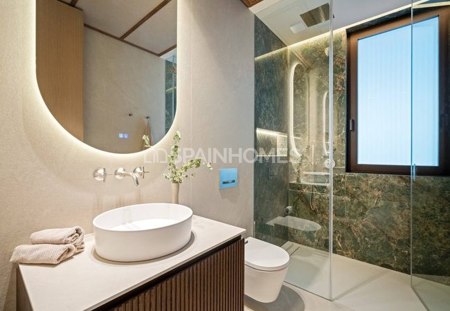 Detached Houses with Pools in Benahavis Málaga 29