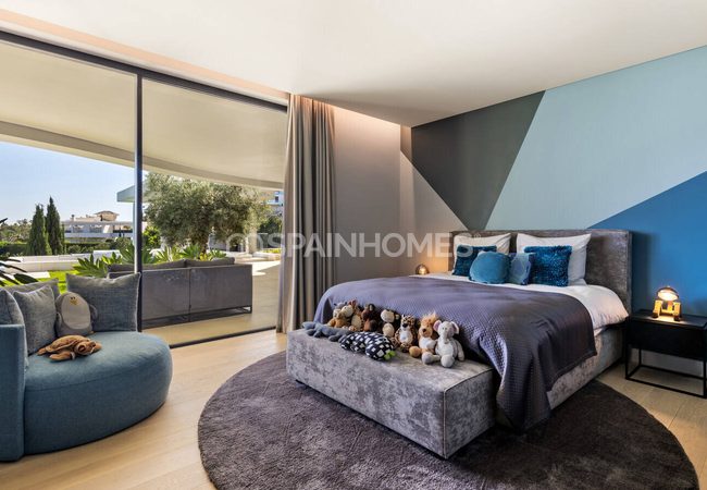 Benahavís'te Deniz Manzaralı ve Havuzlu Lüks Villa 27