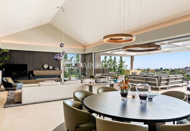 Benahavís'te Deniz Manzaralı ve Havuzlu Lüks Villa 19
