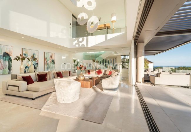 5-bedroom Villa for Sale Near the Marina in Benahavis 14
