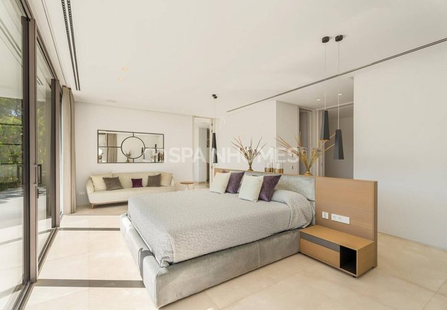 5-bedroom Villa for Sale Near the Marina in Benahavis 22