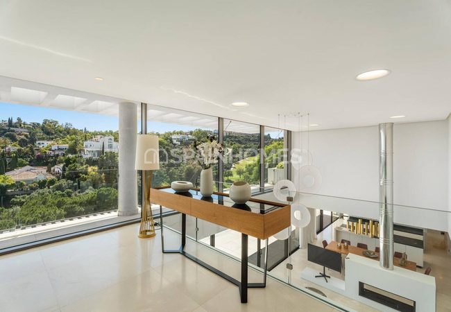 5-bedroom Villa for Sale Near the Marina in Benahavis 32