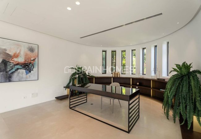 5-bedroom Villa for Sale Near the Marina in Benahavis 31