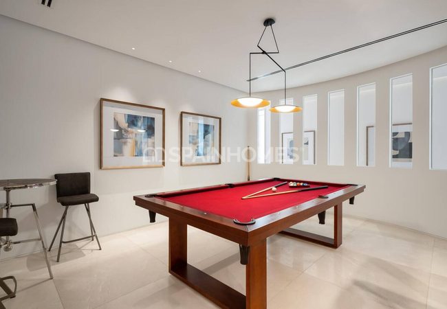 5-bedroom Villa for Sale Near the Marina in Benahavis 33