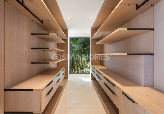 6-bedroom House with Pool and Garden in Benahavís 38