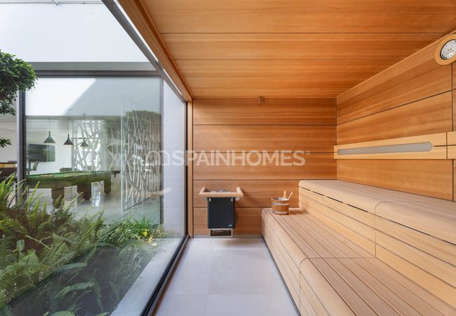6-bedroom House with Pool and Garden in Benahavís 34