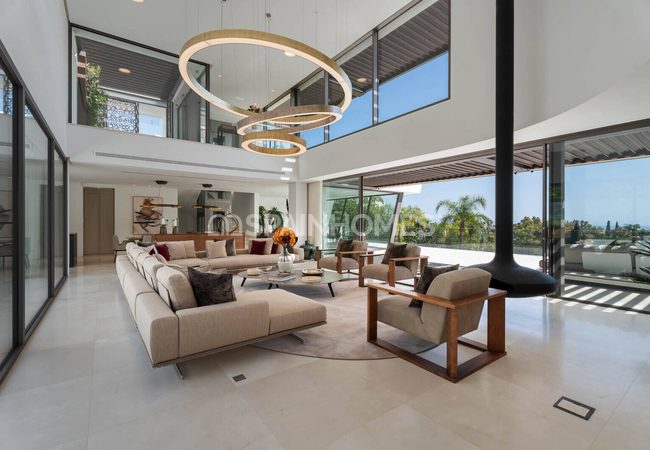 6-bedroom House with Pool and Garden in Benahavís 16