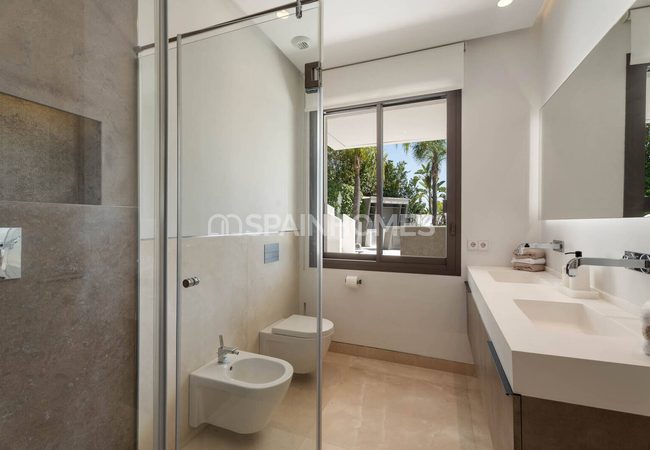 6-bedroom House with Pool and Garden in Benahavís 32