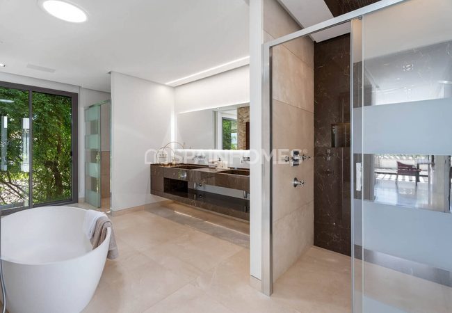 6-bedroom House with Pool and Garden in Benahavís 30