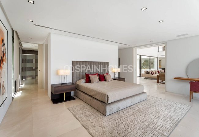 6-bedroom House with Pool and Garden in Benahavís 24