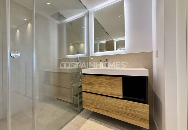 2-bedroom Flat with Panoramic Sea-view in Fuengirola Málaga 35