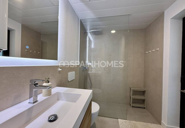 2-bedroom Flat with Panoramic Sea-view in Fuengirola Málaga 37