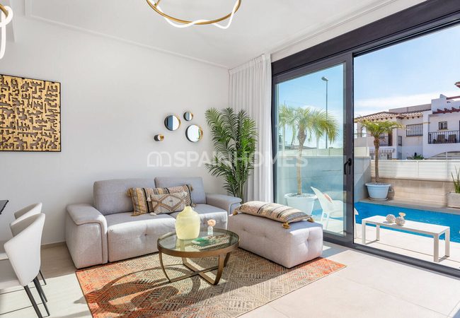 Contemporary 4 Bedroom Detached Villas with Solarium in Orihuela 17