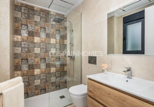 Contemporary 4 Bedroom Detached Villas with Solarium in Orihuela 35